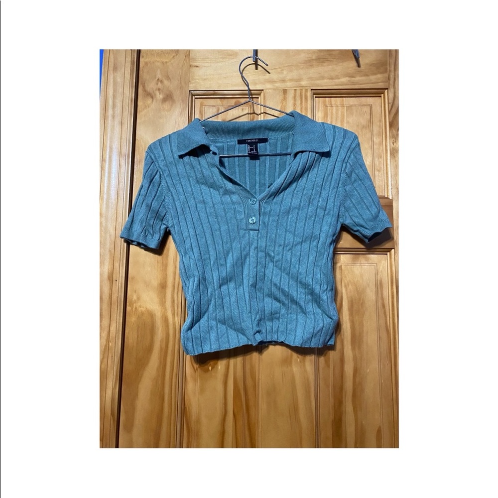 Cropped Collared top